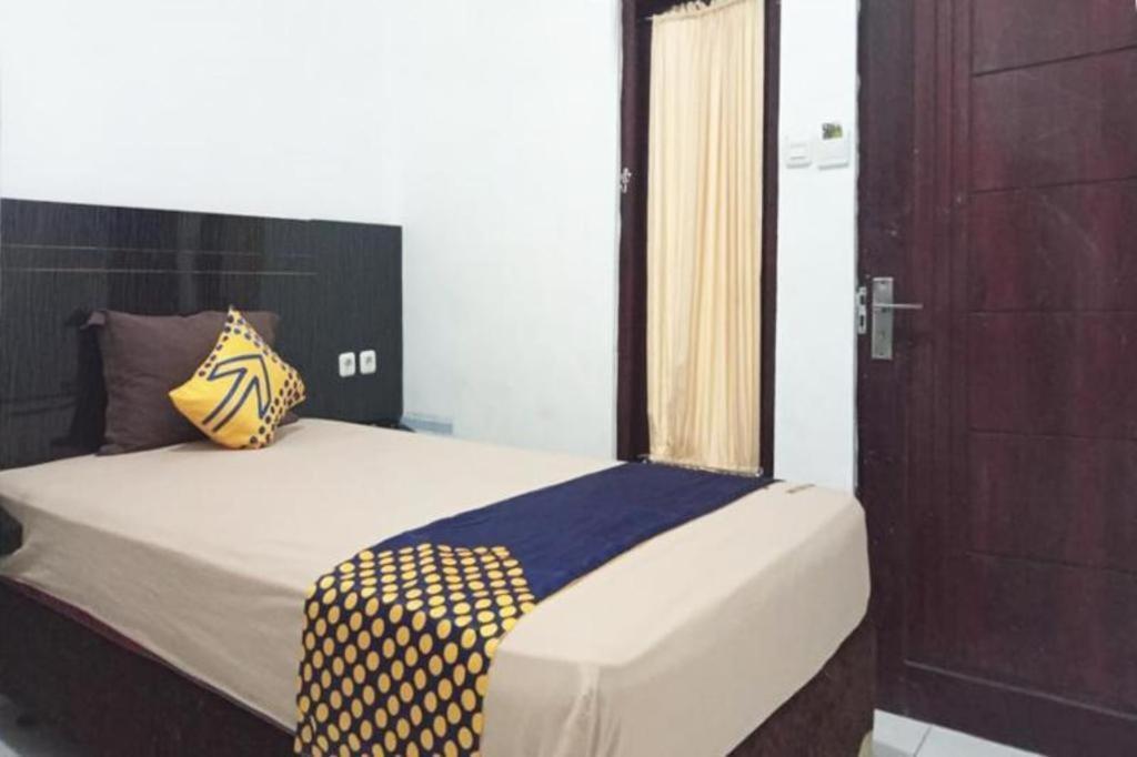 Spot On 3605 Clarichie Guest House Kupang  Exterior photo